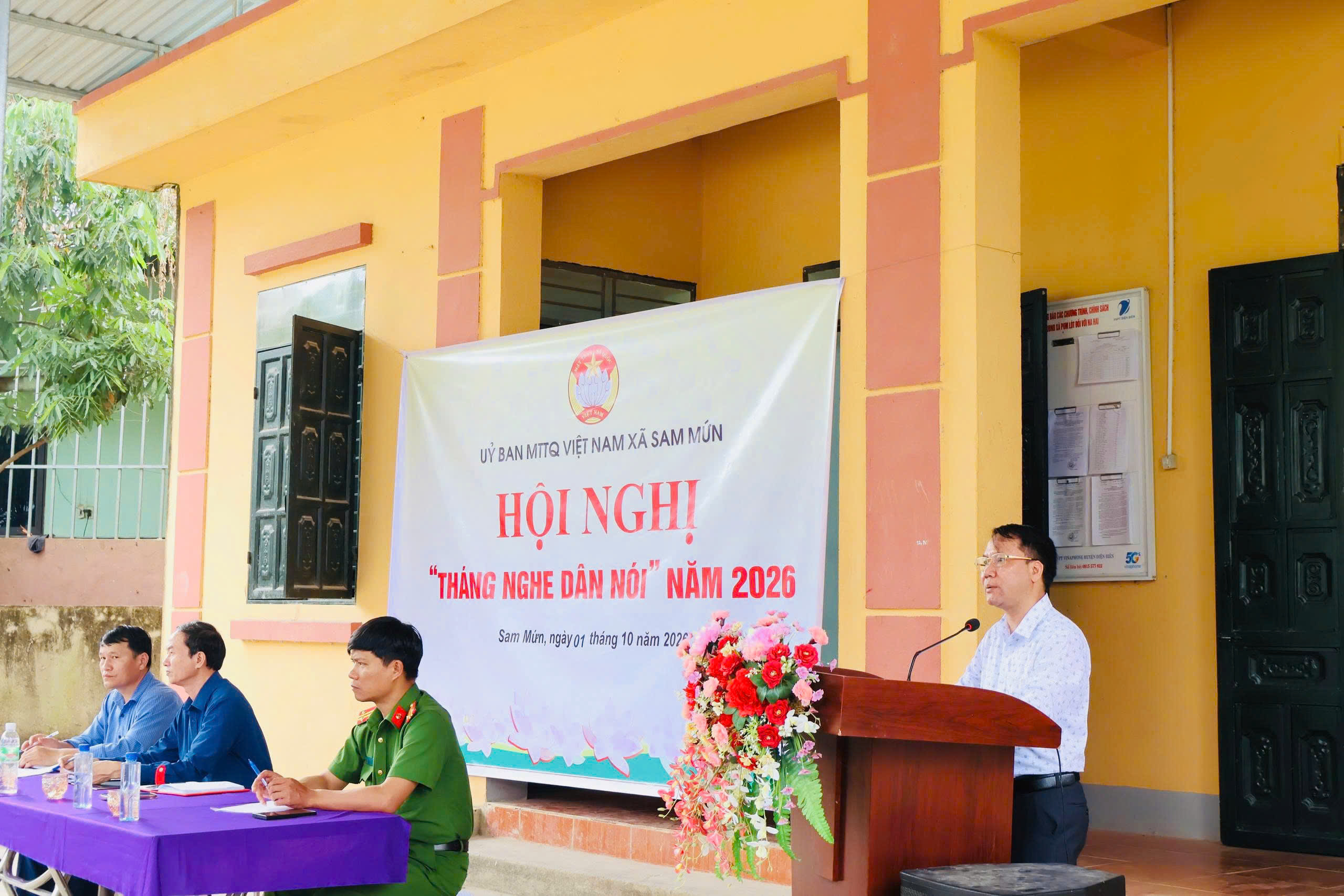 Ủy ban MTTQ Việt Nam xã Sam Mứn phối hợp với UBND xã, Công an xã tổ chức hội nghị đối thoại, lắng nghe ý kiến Nhân dân tại bản Na Hai
