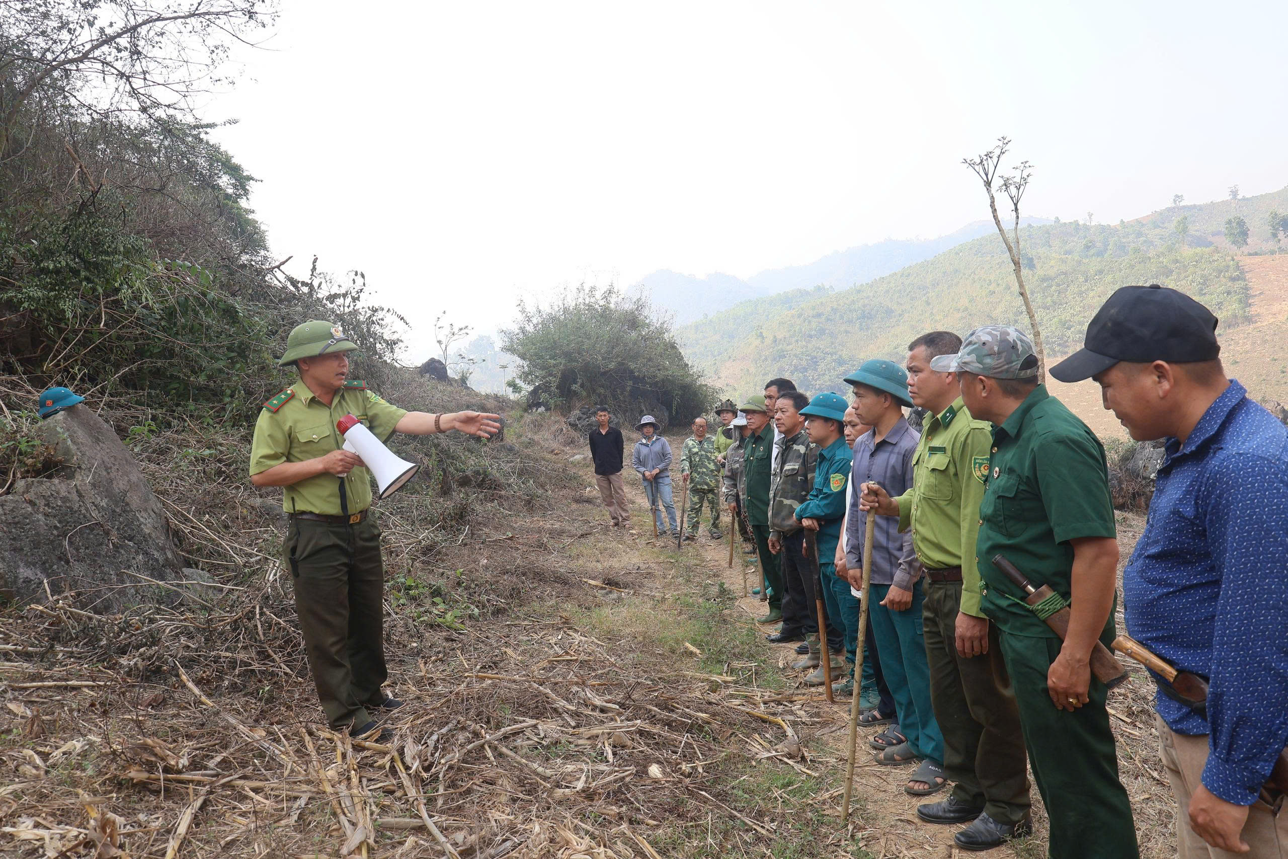 Tập huấn kỹ năng phòng cháy, chữa cháy rừng và hướng dẫn đốt dọn nương rẫy an toàn