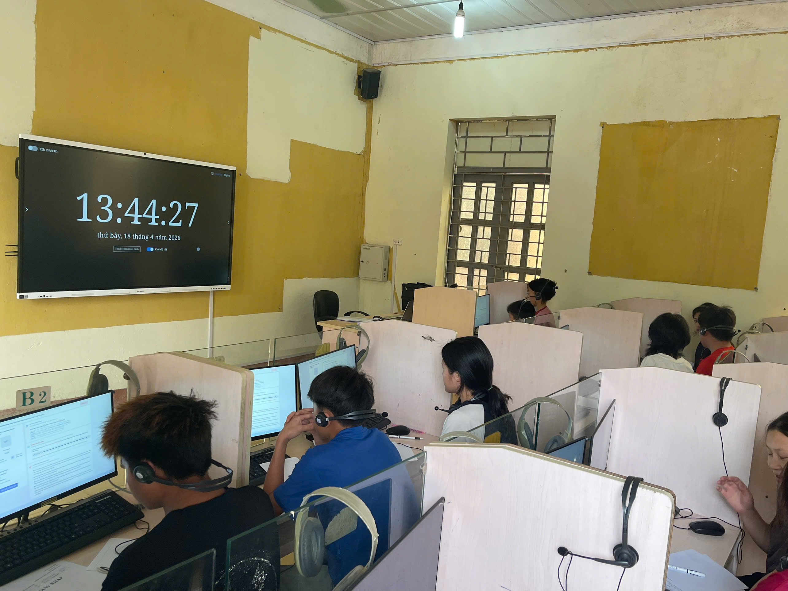 Học sinh lớp 9 Trường PTDTBT TH&THCS Na Ư tham gia kỳ khảo sát đánh giá diện rộng ngày 18/4/2026	
