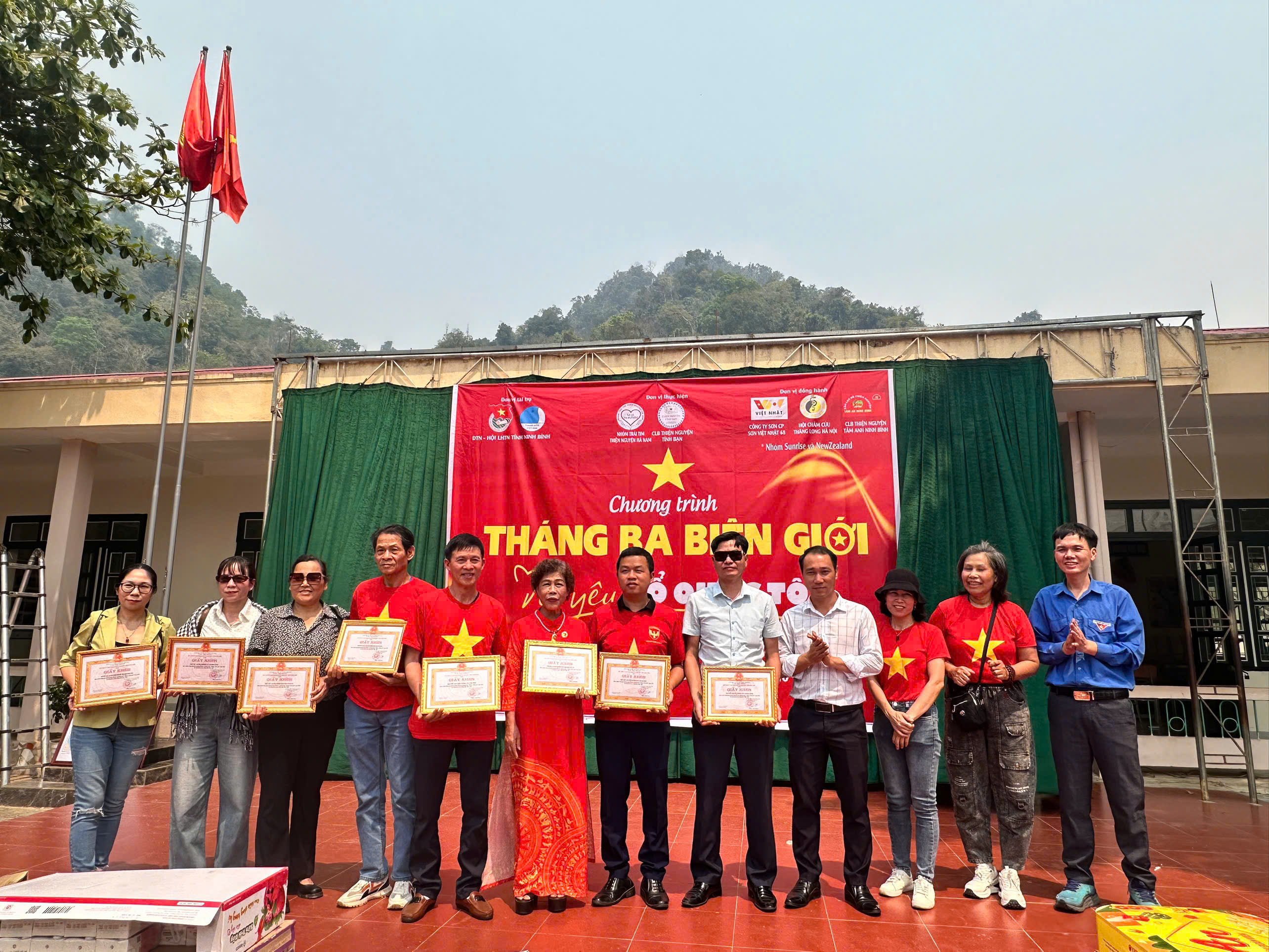 Sôi nổi chương trình “Tháng 3 Biên giới” Hướng tới Đại hội Hội LHTN Việt Nam xã Sam Mứn