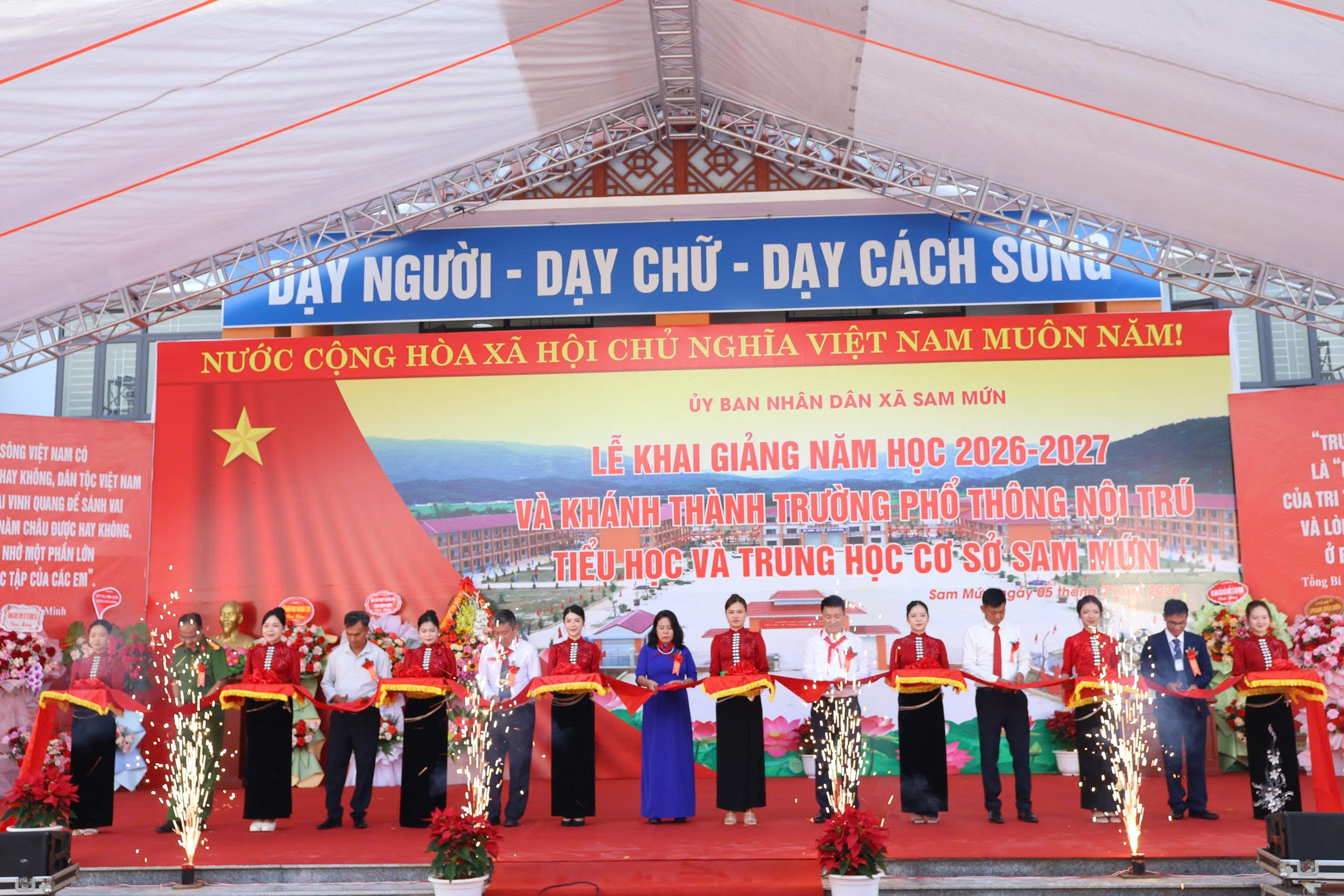  Lễ khai giảng năm học 2026 – 2027 và khánh thành Trường Phổ thông nội trú Tiểu học và Trung học cơ sở xã Sam Mứn 