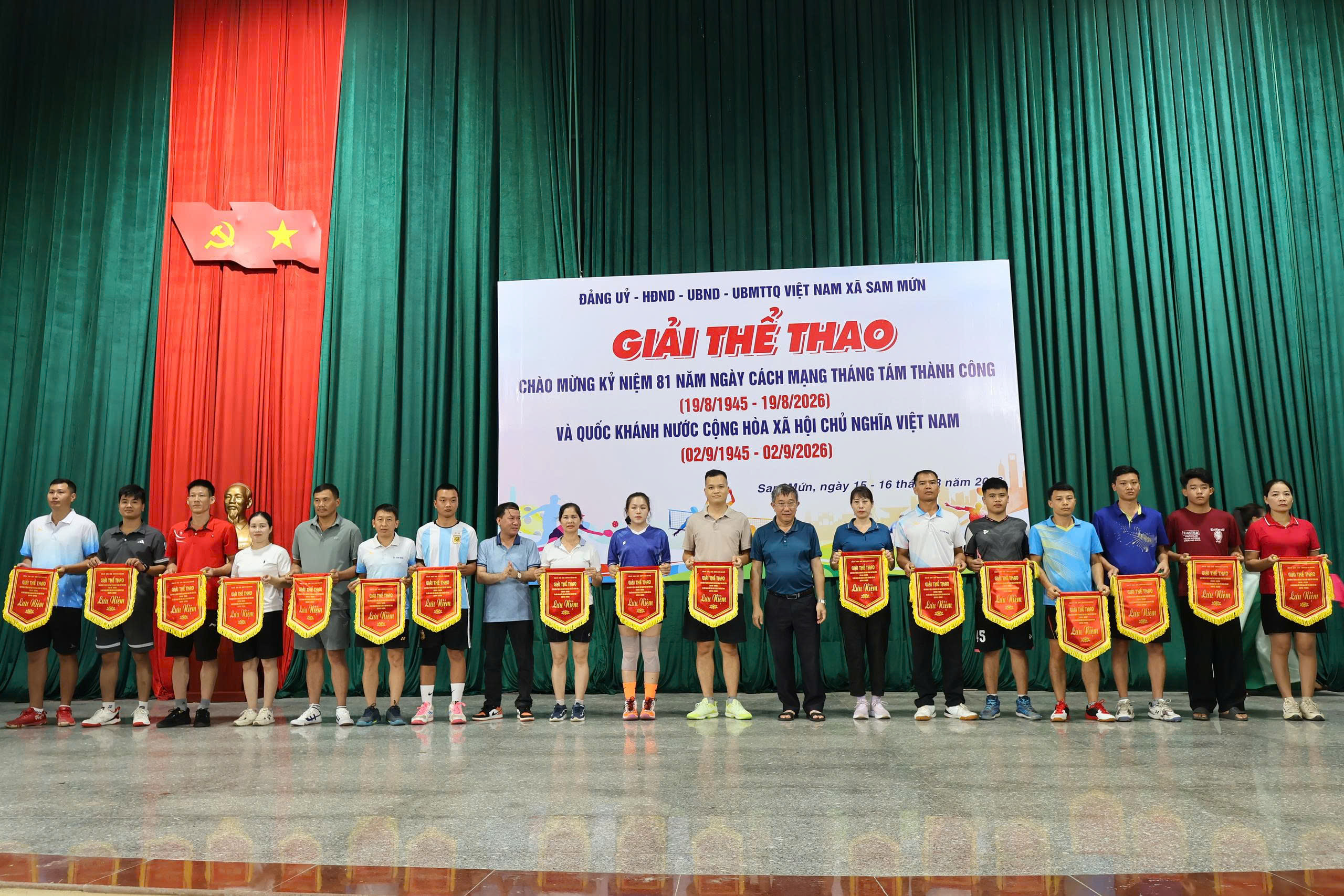 Giải thể thao xã Sam Mứn chào mừng các ngày lễ lớn  của đất nước thành công tốt đẹp