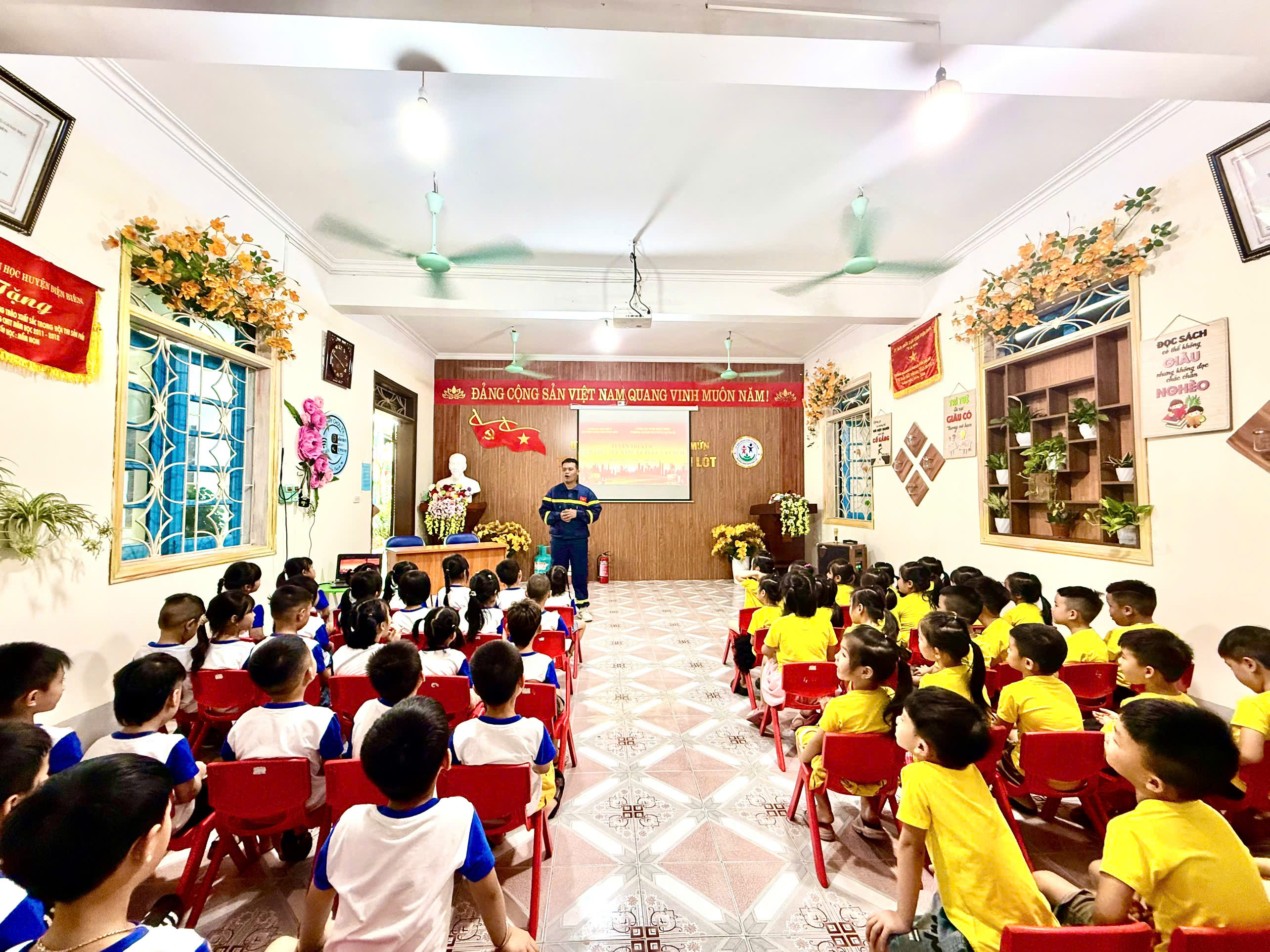Tuyên truyền kỹ năng phòng cháy, chữa cháy cho trẻ mầm non 