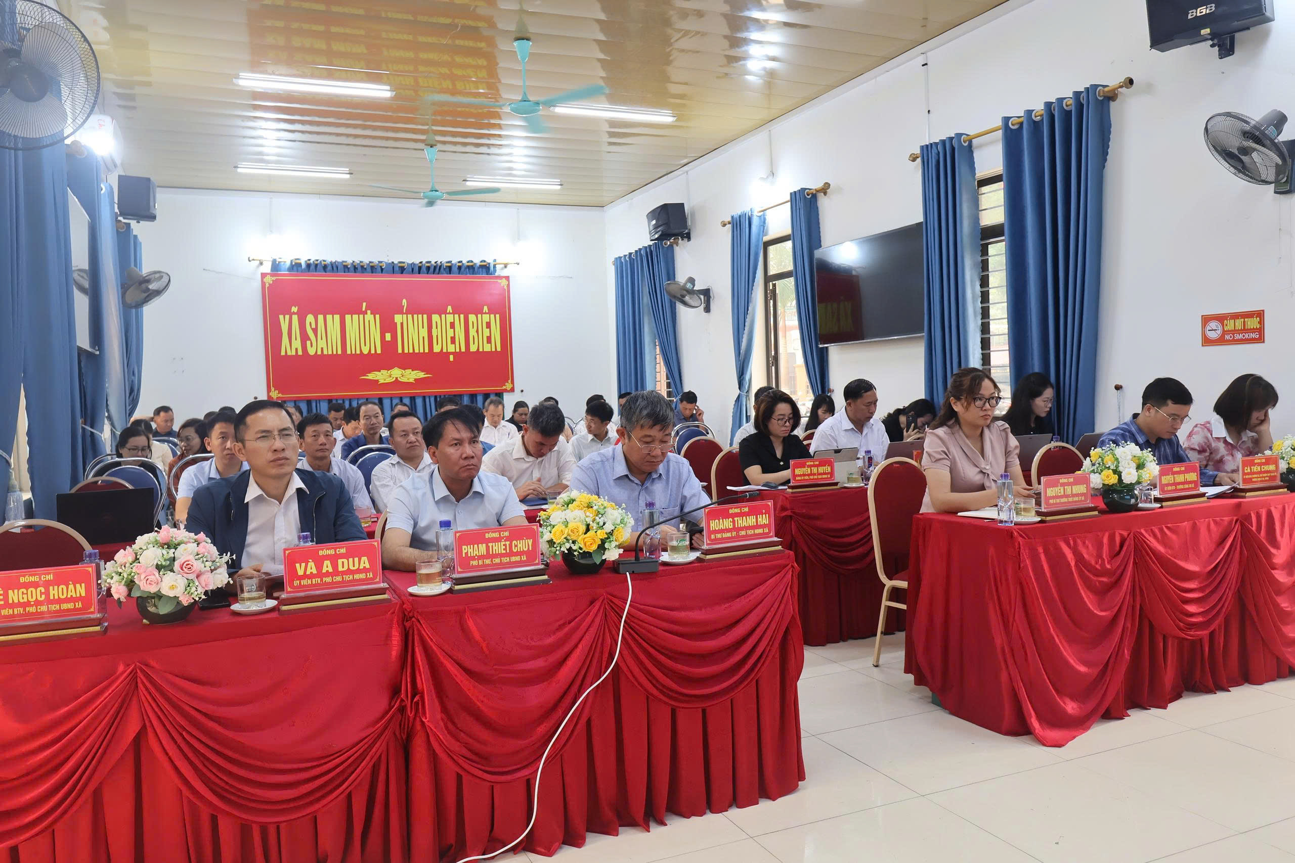 Xã Sam Mứn tham gia Hội nghị trực tuyến học tập, quán triệt và triển khai thực hiện các Nghị quyết Hội nghị lần thứ hai Ban Chấp hành Trung ương Đảng khóa XIV