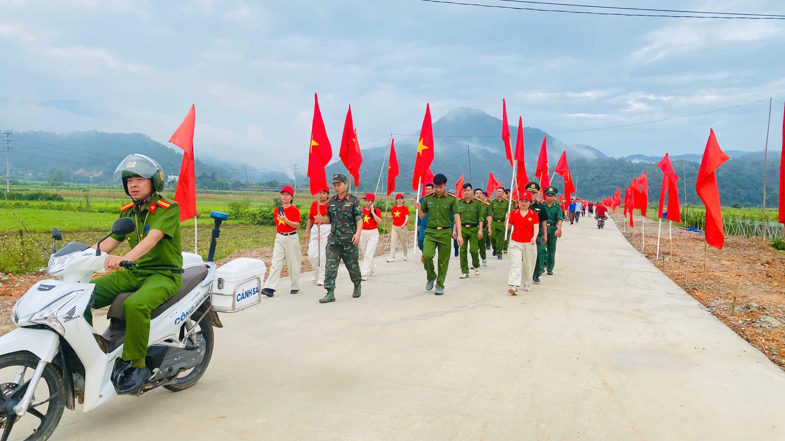 Xã Sam Mứn hưởng ứng hoạt động “Cùng Việt Nam tiến bước” năm 2026
