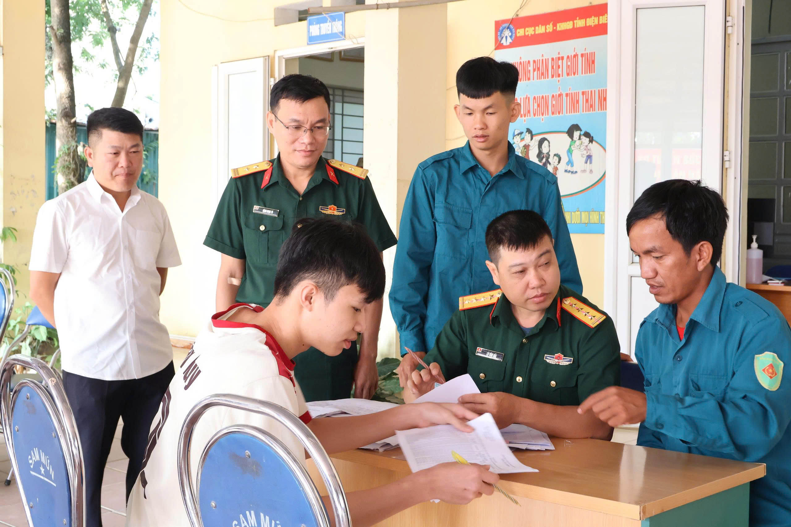 Tuổi trẻ xã Sam Mứn rạo rực khí thế trong ngày hội khám sơ tuyển nghĩa vụ quân sự năm 2027