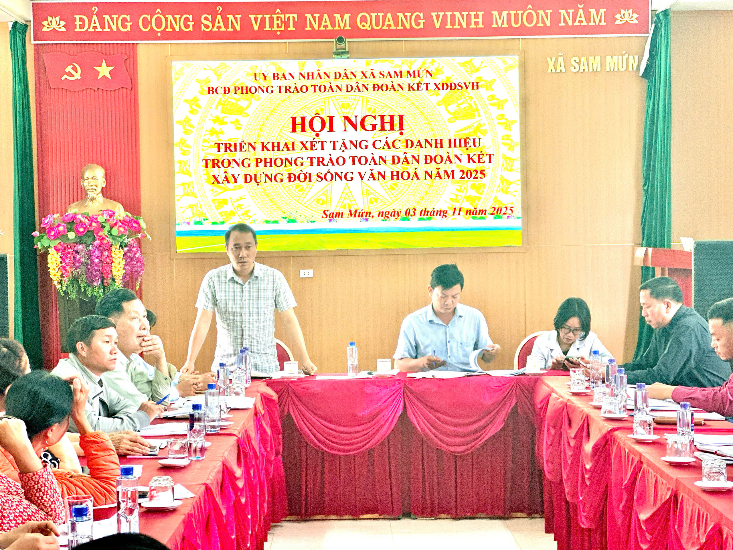 XÃ SAM MỨN TỔ CHỨC HỘI NGHỊ TRIỂN KHAI KẾ HOẠCH  XÉT TẶNG CÁC DANH HIỆU TRONG PHONG TRÀO TOÀN DÂN ĐOÀN KẾT XÂY DỰNG ĐỜI SỐNG VĂN HÓA NĂM 2025