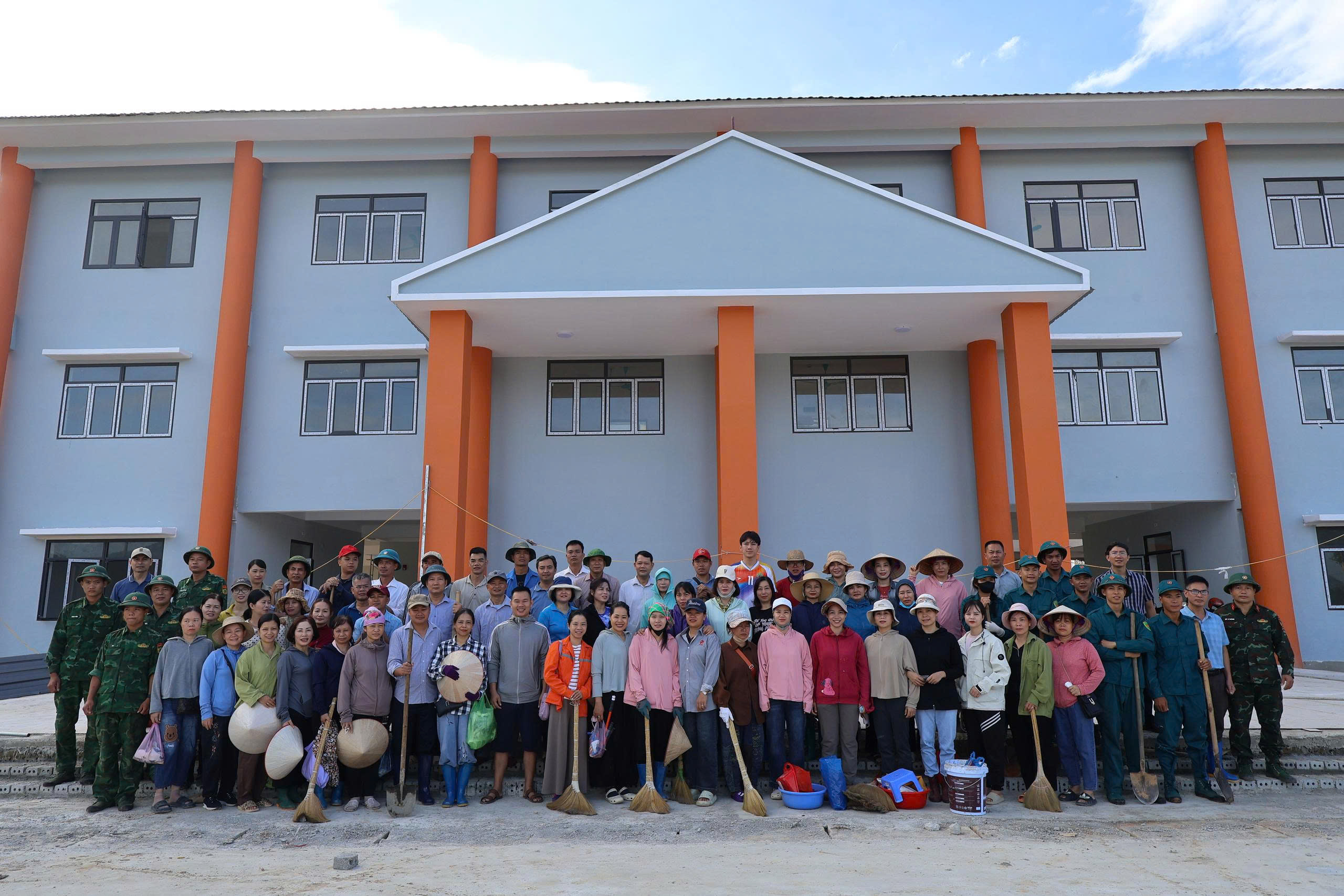 Xã Sam Mứn: phối hợp huy động lực lượng chuẩn bị điều kiện cho năm học mới 2026 – 2027