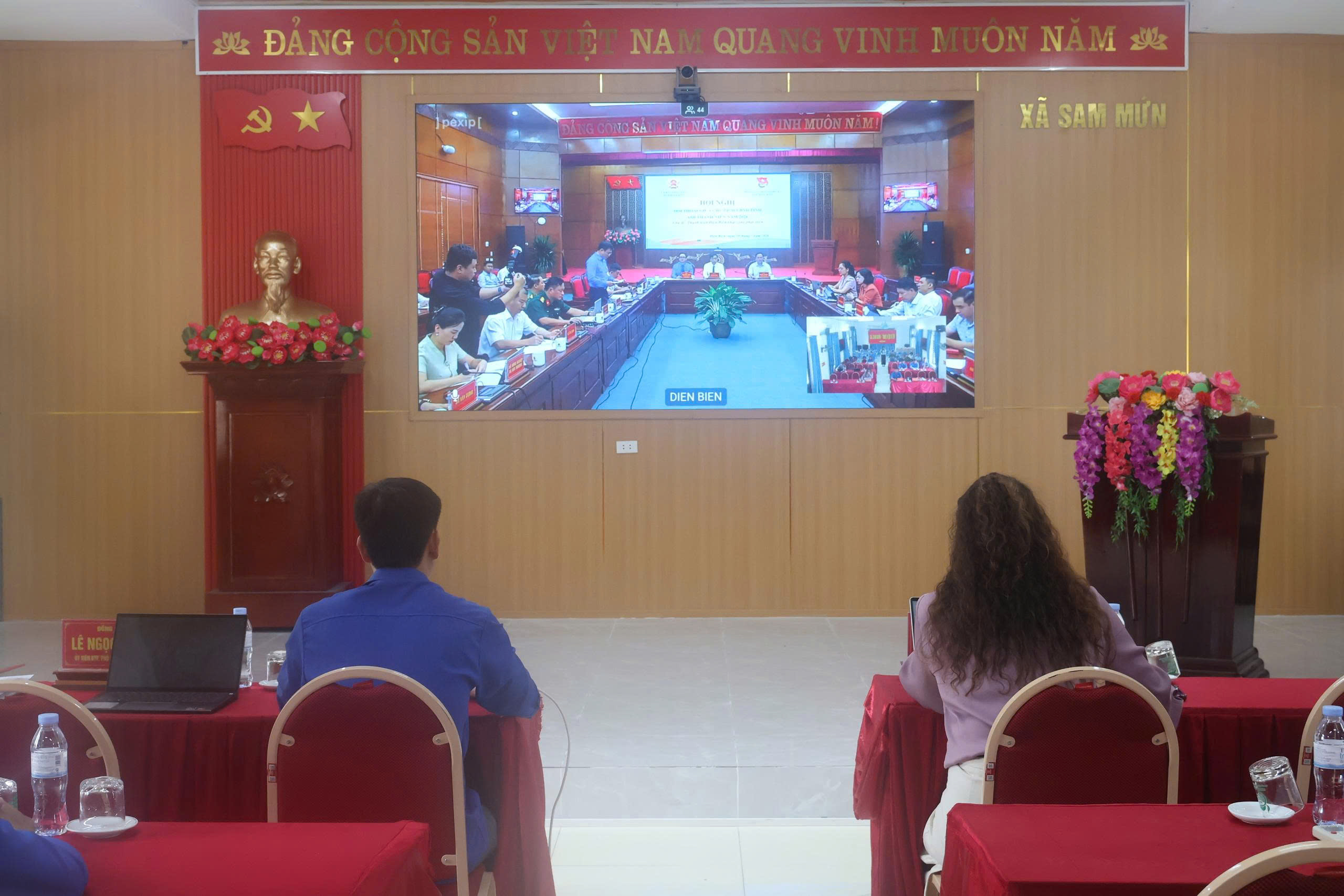 Công an xã Sam Mứn dự hội nghị trực tuyến đối thoại của Chủ tịch UBND tỉnh với thanh niên năm 2026