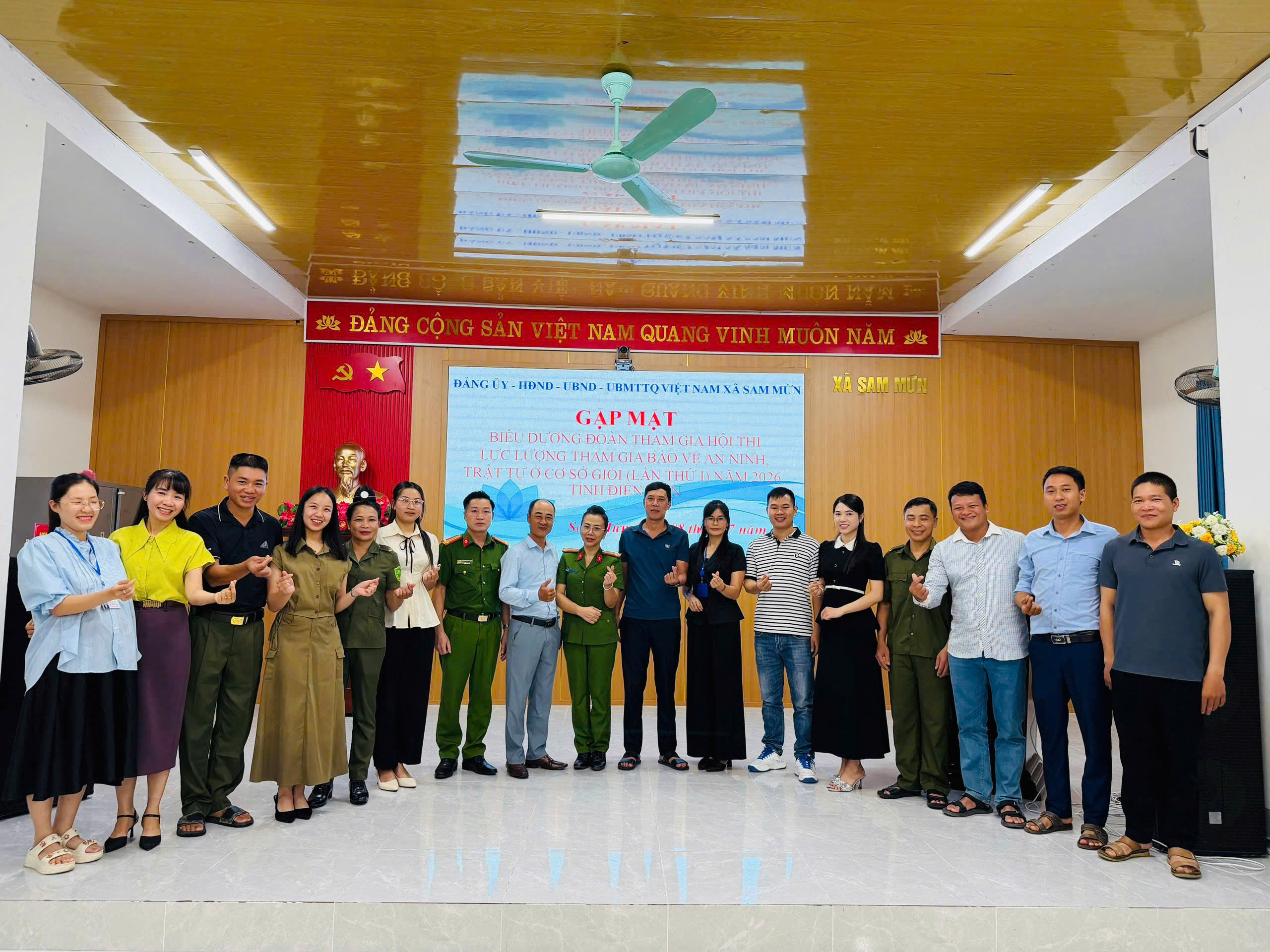 Xã Sam Mứn tổ chức gặp mặt, biểu dương đoàn tham gia hội thi lực lượng tham gia bảo vệ ANTT ở cơ sở giỏi 