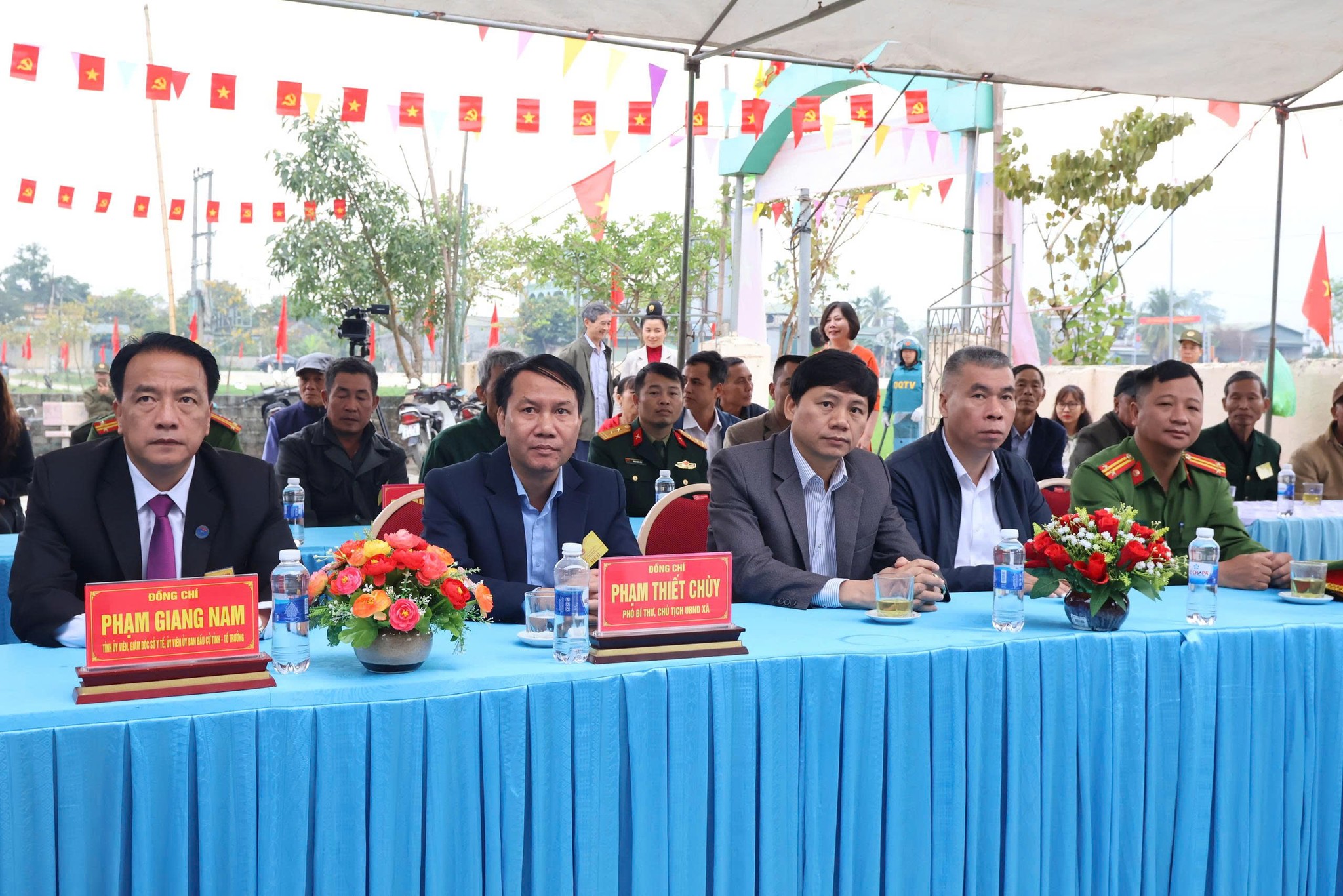 Lãnh đạo sở y tế dự lễ khai mạc và kiểm tra công tác bầu cử đại biểu Quốc hội và đại biểu Hội đồng nhân dân các cấp tại xã Sam Mứn