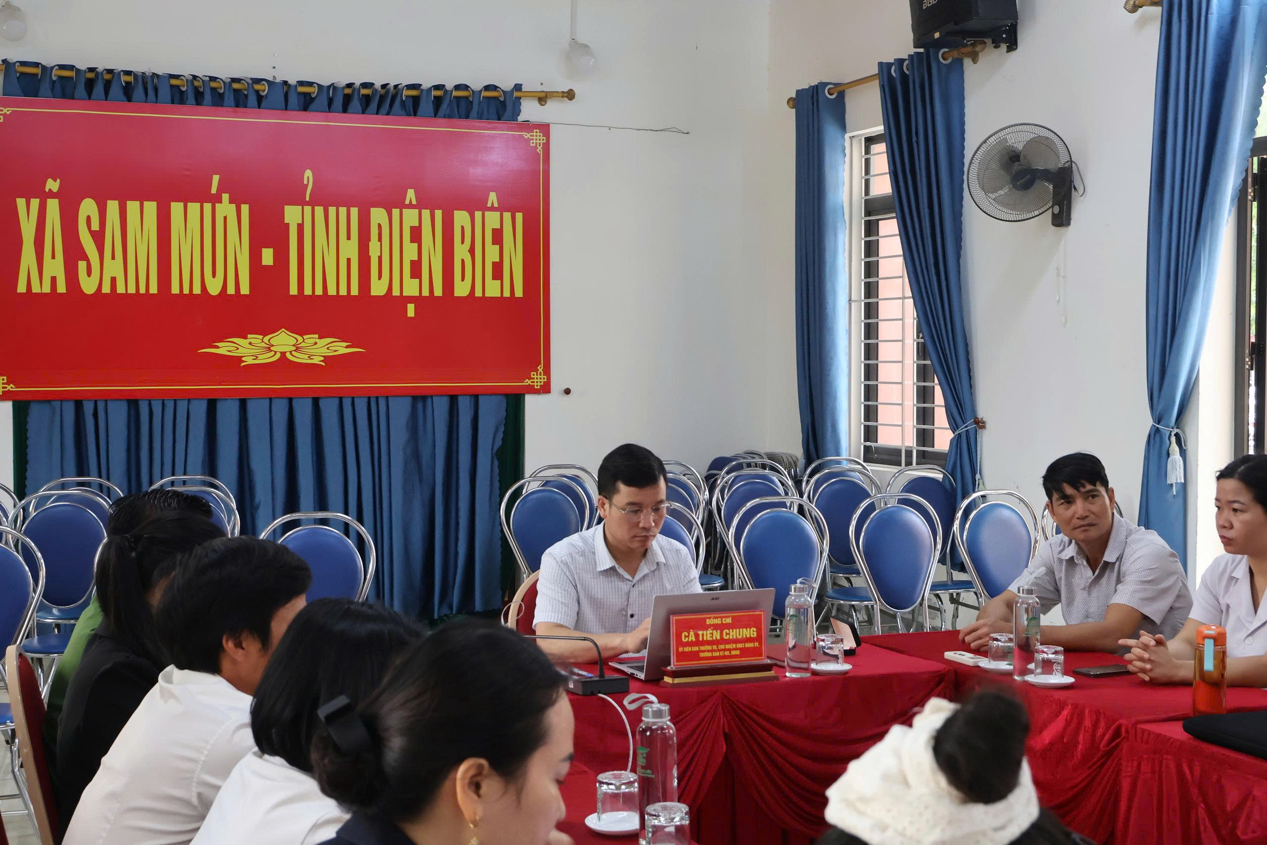 Xã Sam Mứn tham dự Hội nghị phổ biến, quán triệt và triển khai văn bản  của Trung ương về công tác kiểm tra, giám sát và kỷ luật của Đảng